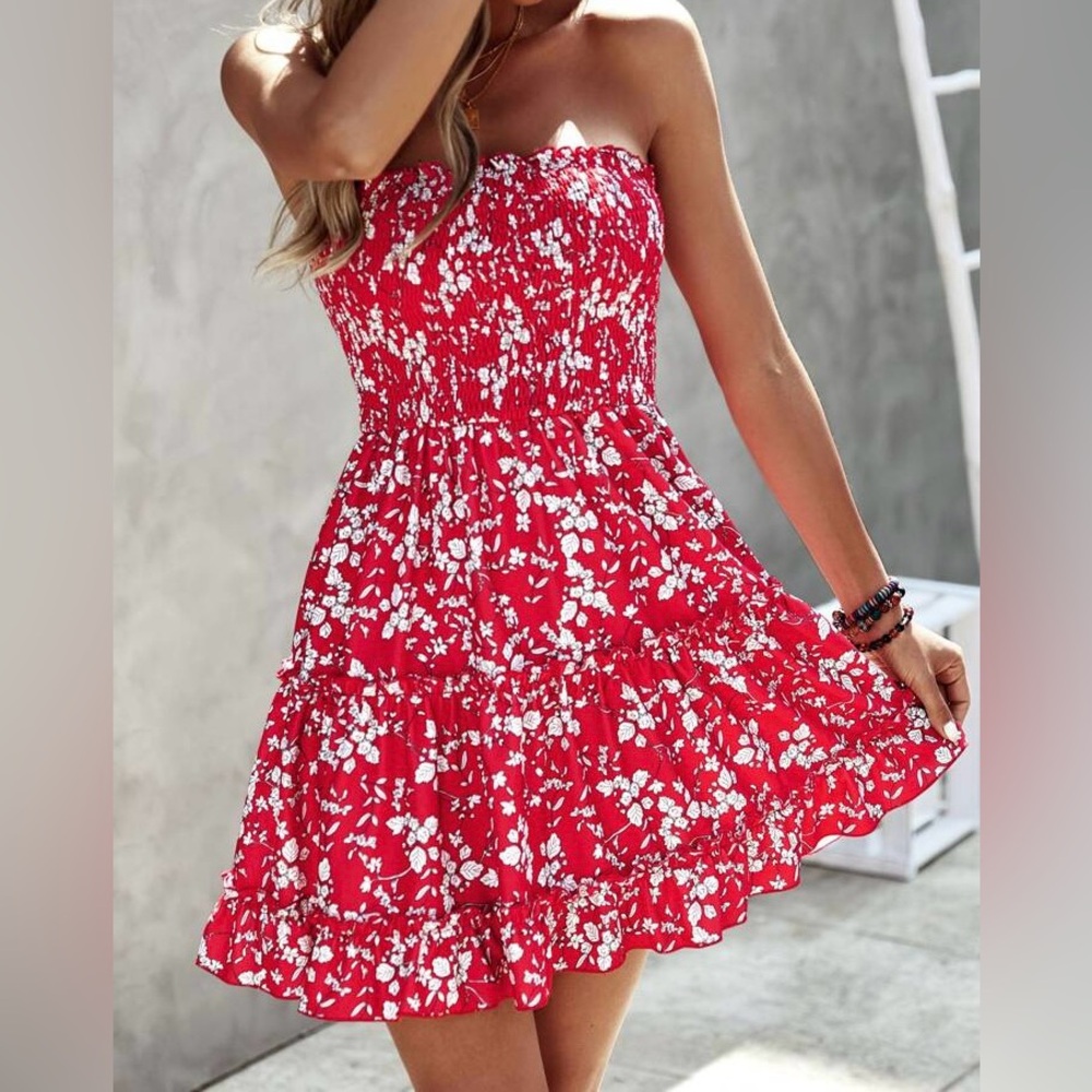 Red floral strapless ruffle dress. Size S